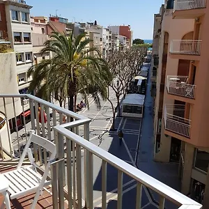 apartament-a-la-placeta-de-sant-joan-19-3r.topcostabravahotels.com/